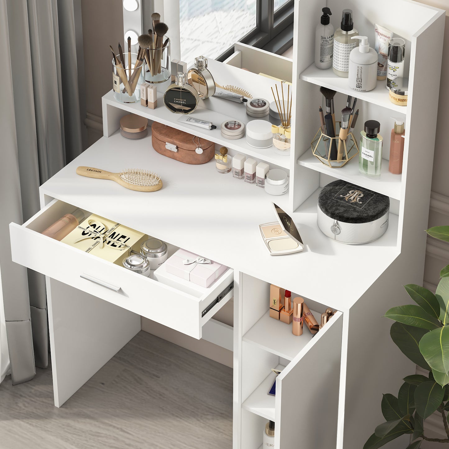 Make-up Vanity Table With Mirror And Lamp